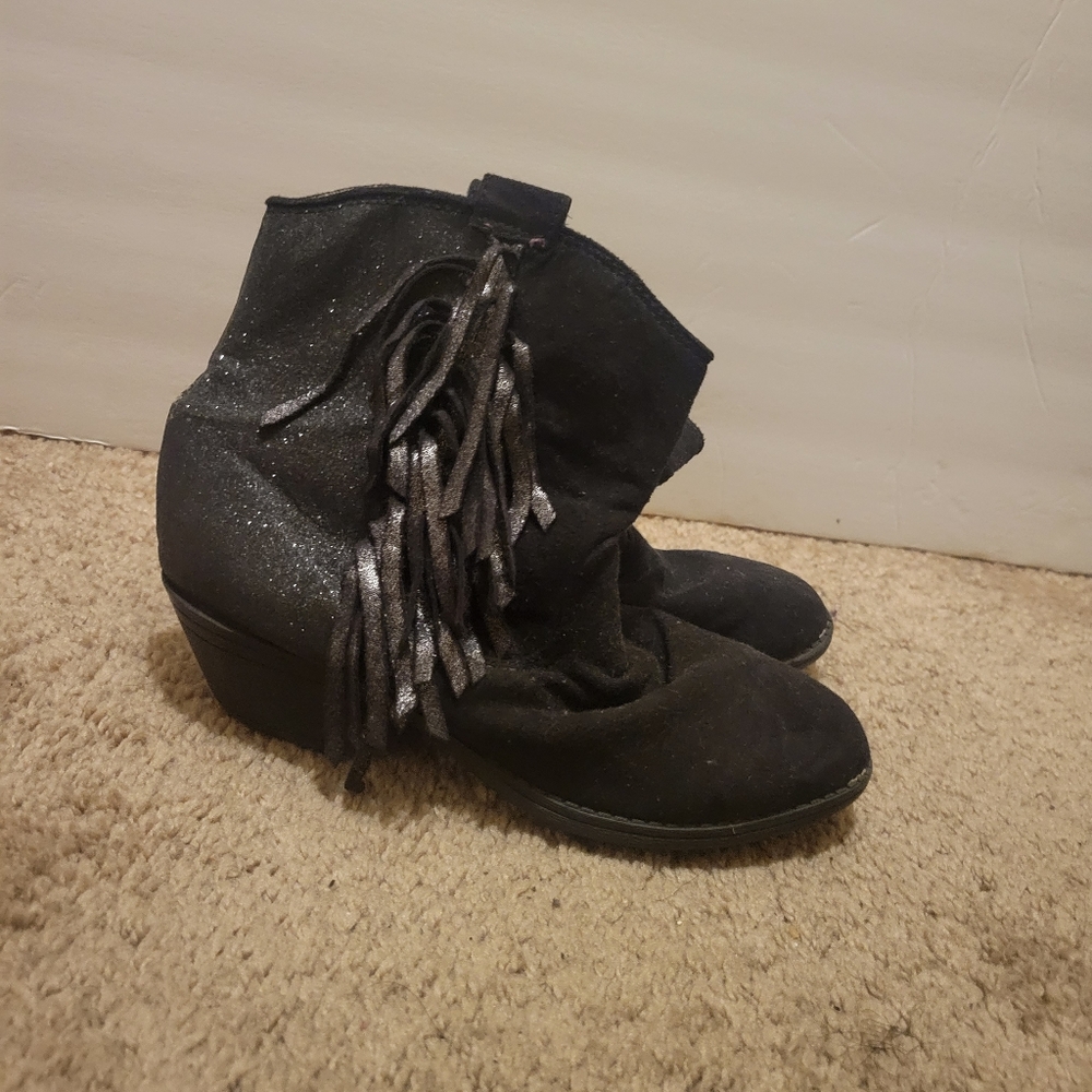 black short cowboy boots with shingles